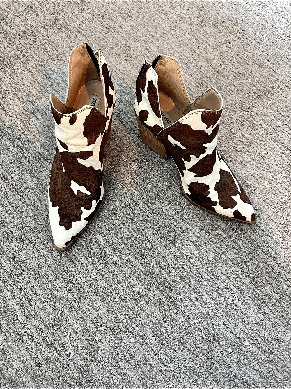 Steve Madden Jones Bootie Cow Print Heels in Brown & Ivory size 9